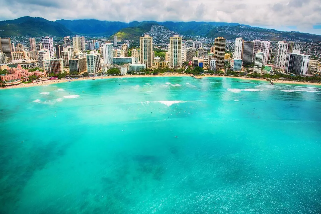Refreshing Inn On The Park Condo Honolulu Apartment